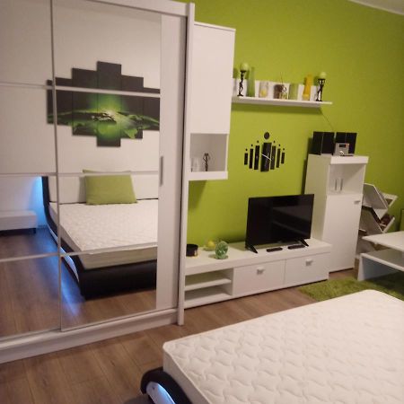 M&D Apartman Eger Exteriör bild