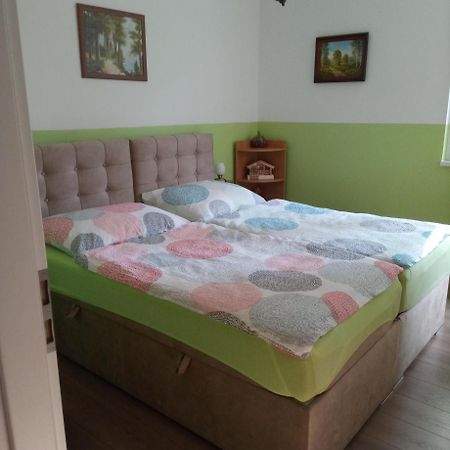 M&D Apartman Eger Exteriör bild