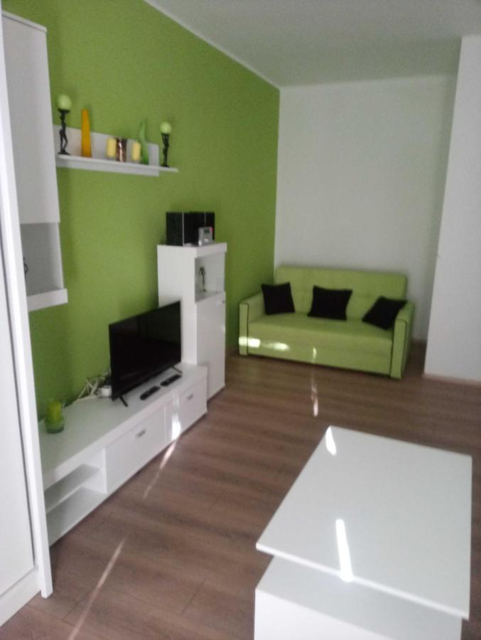 M&D Apartman Eger Exteriör bild