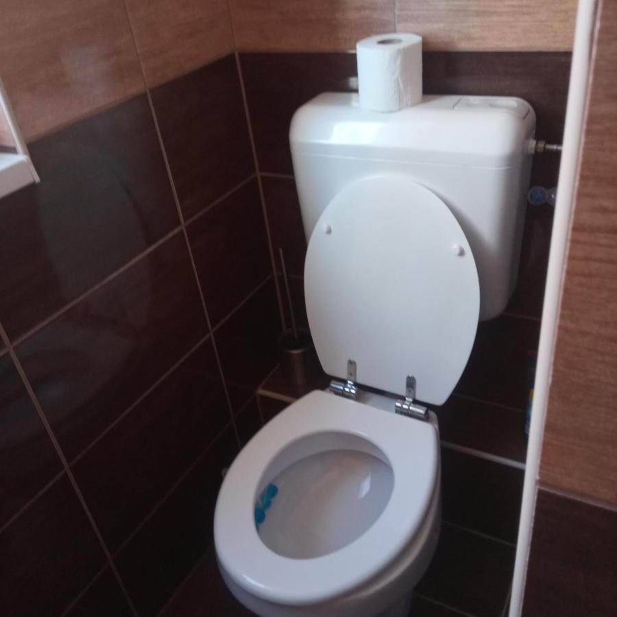 M&D Apartman Eger Exteriör bild